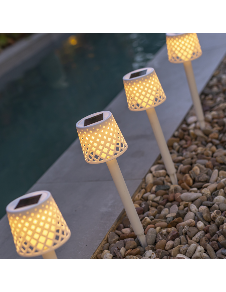 Gretita solar garden spike (4 pcs) - White Color